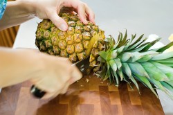 Как научиться нарезать ананас