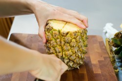 как нарезать ананас
