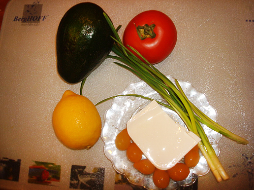Как приготовить салат из помидоров и авокадо