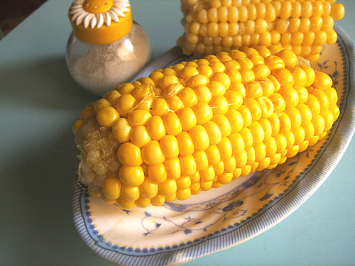 Как и сколько нужно варить кукурузу