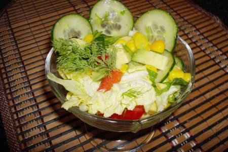 рецепт приготовления салата с авокадо и огурцом