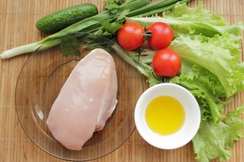 Как приготовить салат из курицы и овощей? Фотосовет
