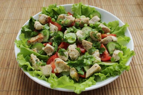 рецепт салата из овощей и курицы
