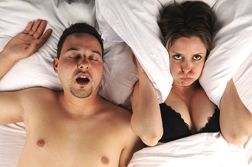 Почему супругам стоит спать отдельно