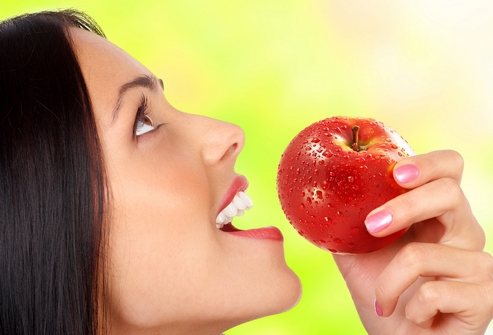 Чем для здоровья полезны яблоки