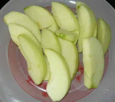 Как приготовить слойки с яблоком