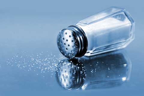 Почему вредно употреблять соль